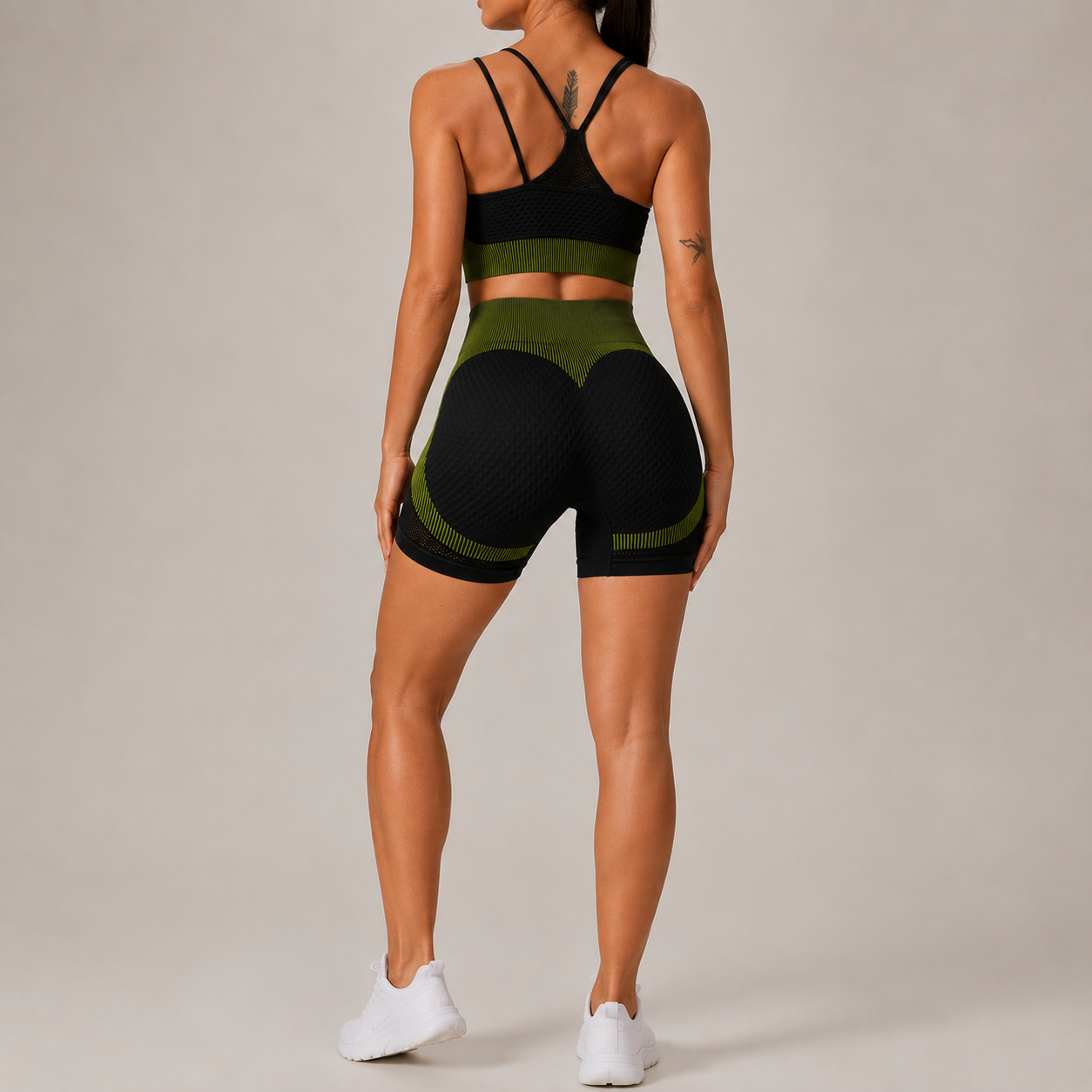 Women’s Seamless Yoga Outfit Set – Moisture-Wicking